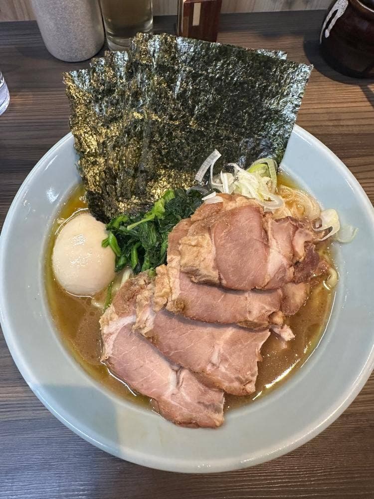 横浜家系ラーメン 侍 池尻店