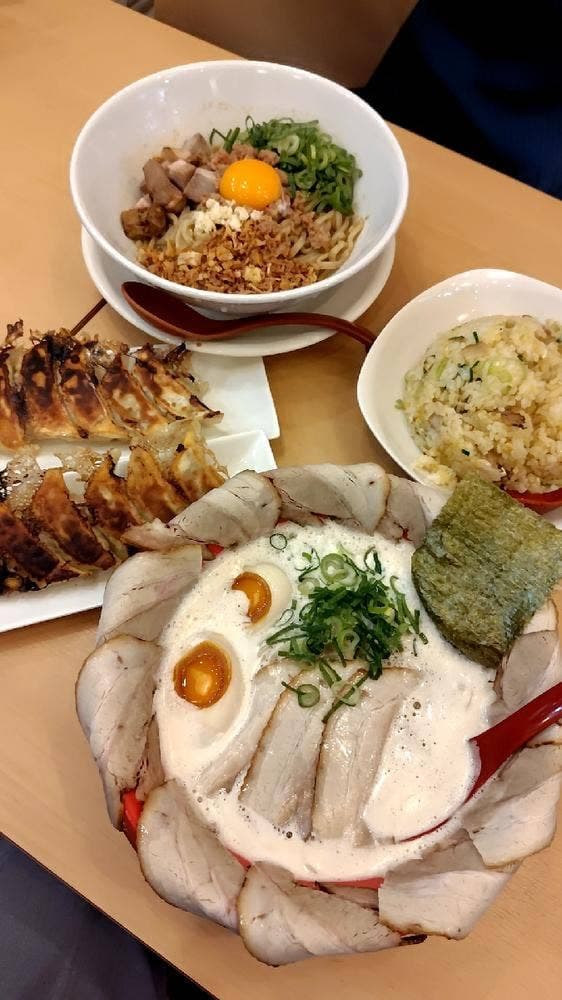 麺道しゅはり 三宮センタープラザ店