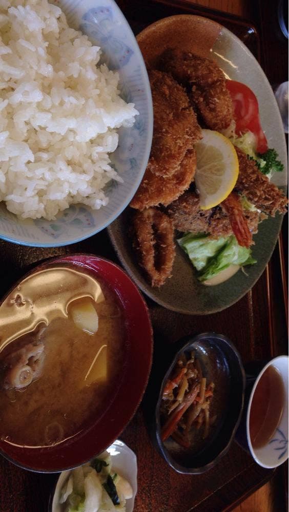 港楽食堂