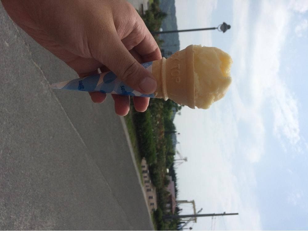 つきや