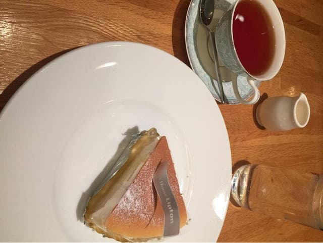 パティスリー・フクナガ サー・トーマス・リプトン ティーハウス 三条本店内 - サブ画像3