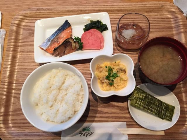 森のレストラン ライアン 青森空港店 - サブ画像1
