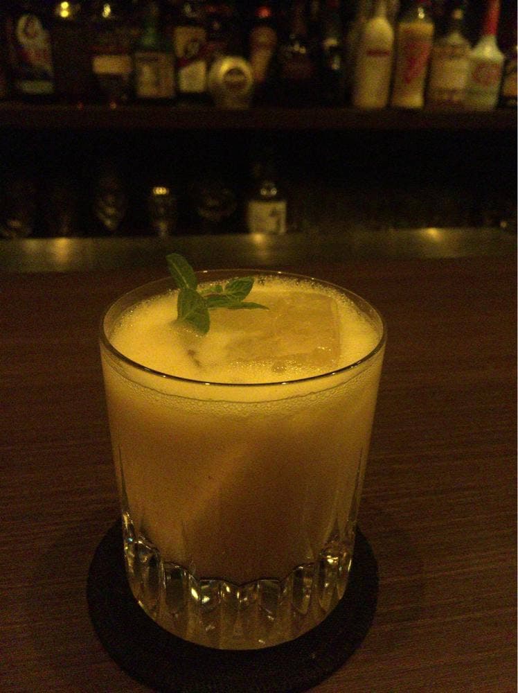BOOZE BAR