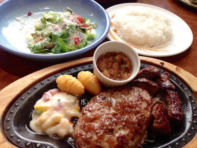 びっくりドンキー 八日市店 - サブ画像1