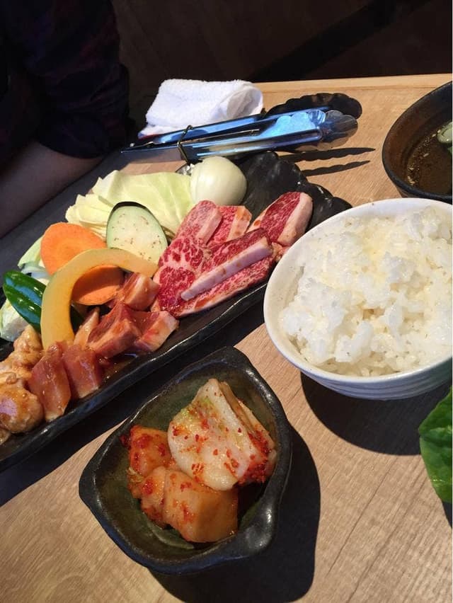 炭火焼肉虎至 本店 - サブ画像1