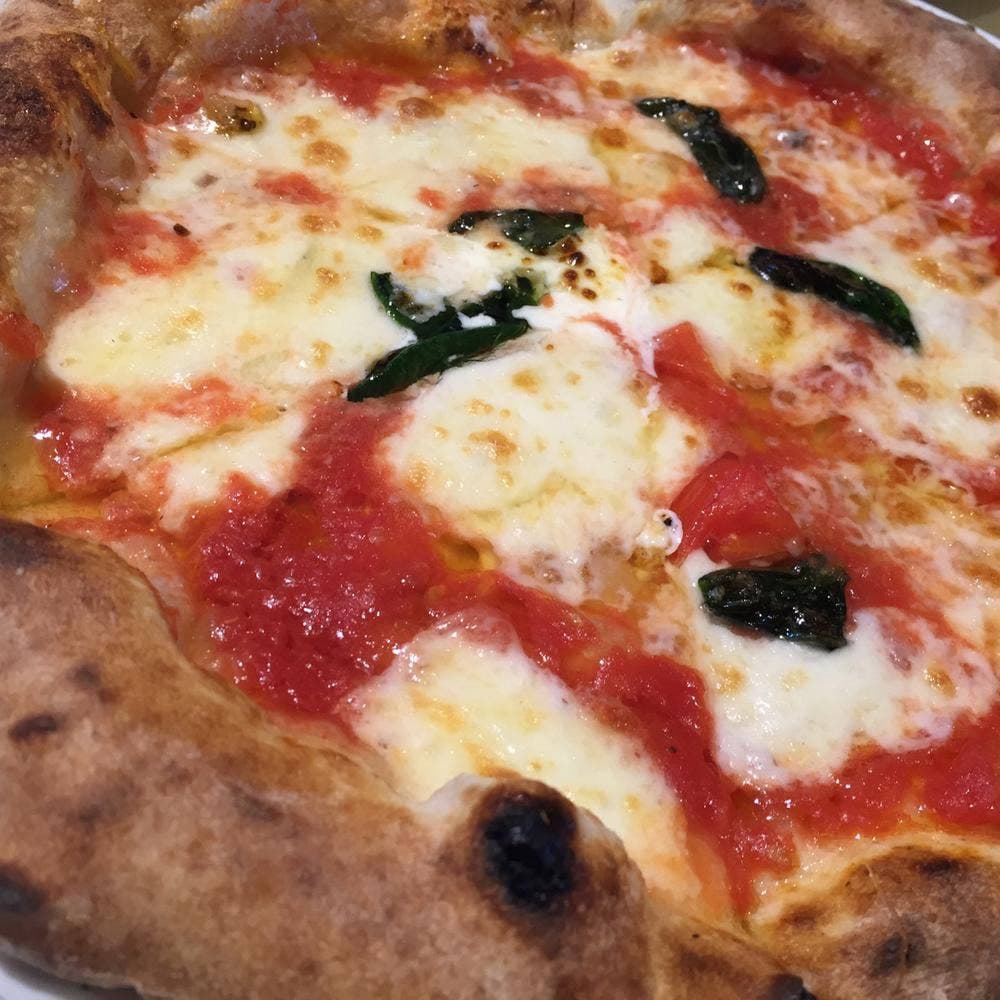 薪窯焼きピッツァ ウッデンシップ