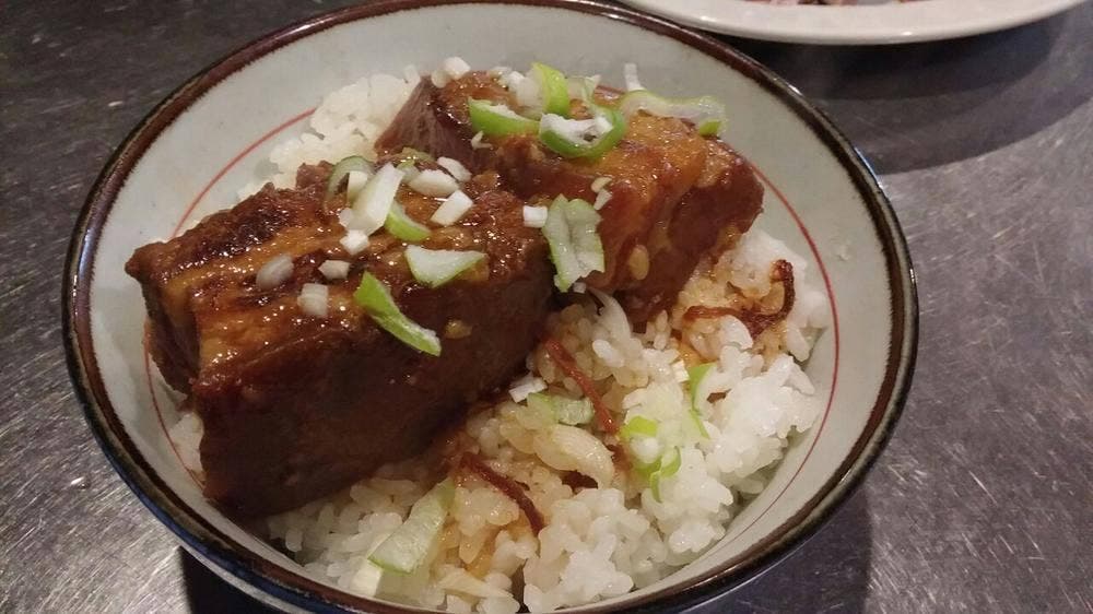 炭火ホルモン焼き 太郎