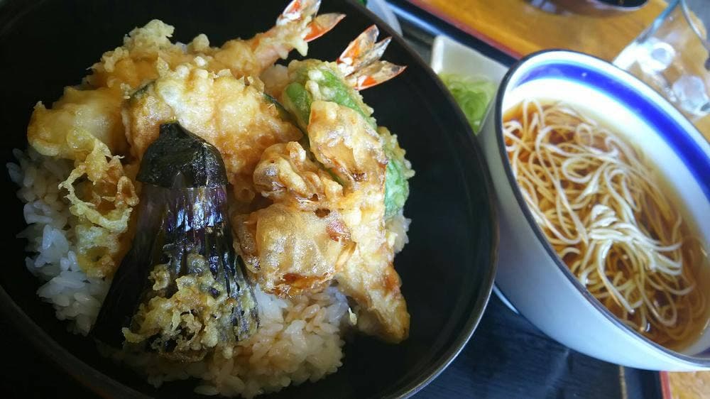 戸隠生そば中田店