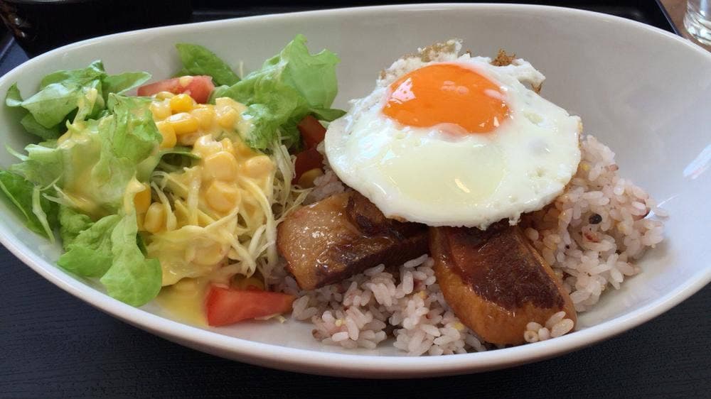 ベーカリーカフェ どんどん