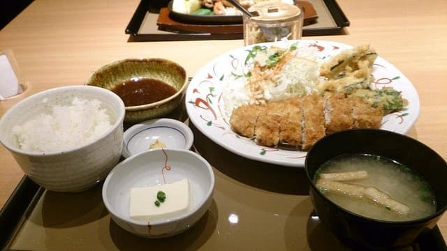 やよい軒 稲荷町店 - サブ画像2