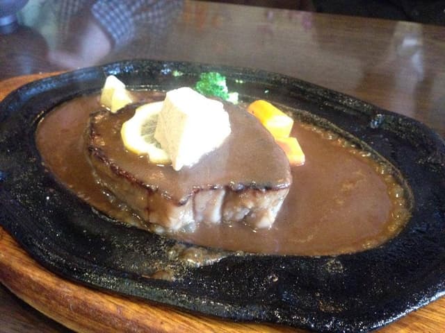 ステーキ&とんかつ 神戸屋 - サブ画像2