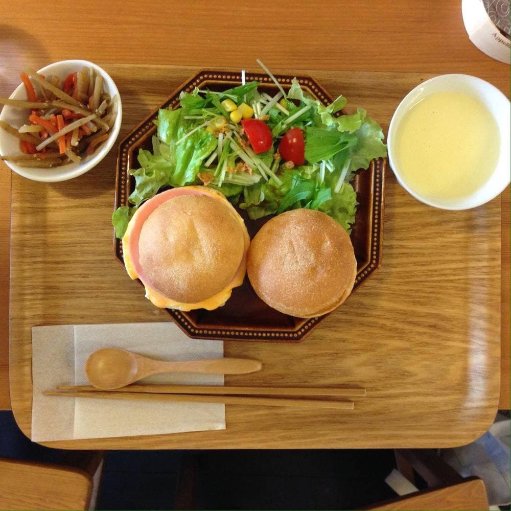 カフェ しろくろや