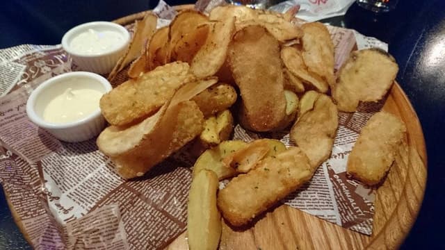ブリティッシュカフェ&パブ オクゾ 近鉄四日市店 - サブ画像1