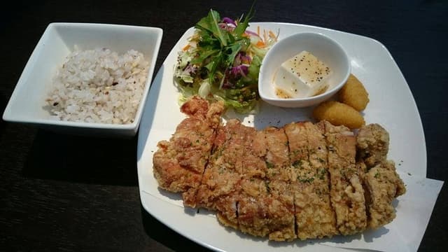 Heal Cafe & Dining BOND - サブ画像1