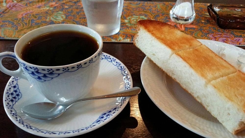 カフェ東風