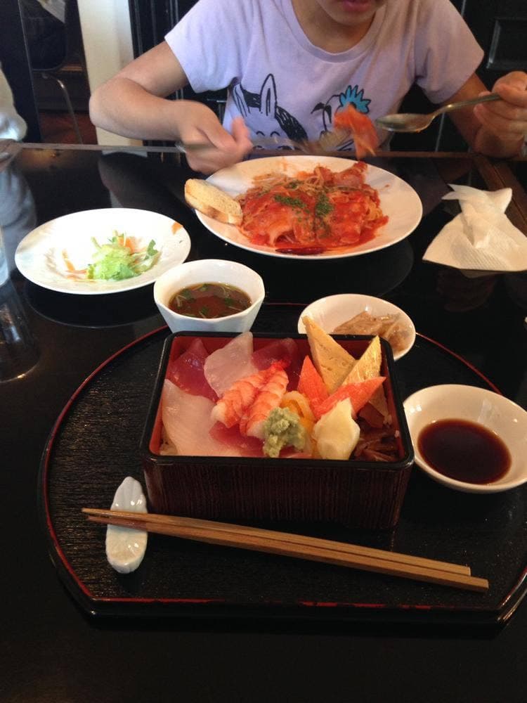 ギャラリーカフェ 136キッチン 勇寿司