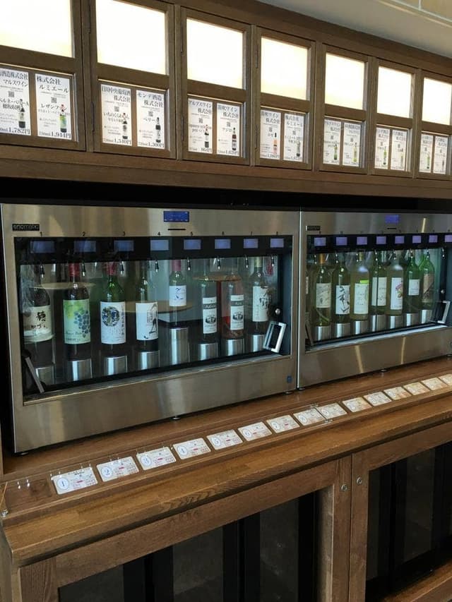 駅ナカ ワインサーバー 石和温泉駅 - サブ画像1