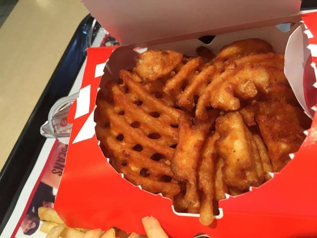 マクドナルド おやまゆうえんハーヴェストウォーク店 - サブ画像1