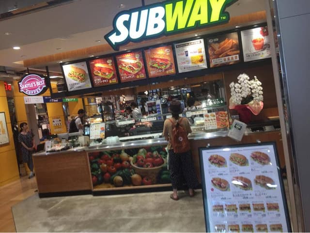サブウェイ Luz福岡天神店 - サブ画像3