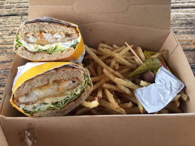 Wine shop & 島Sandwich るすた - サブ画像2