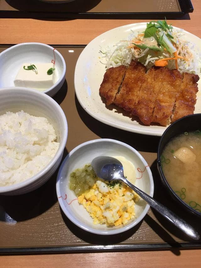 やよい軒 稲毛山王店 - サブ画像1