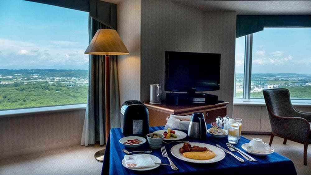 インルームダイニング シェラトン・グランデ・オーシャンリゾート