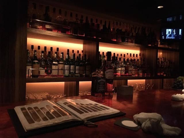 シガーバー スーペルノーバ北新地店 - サブ画像3
