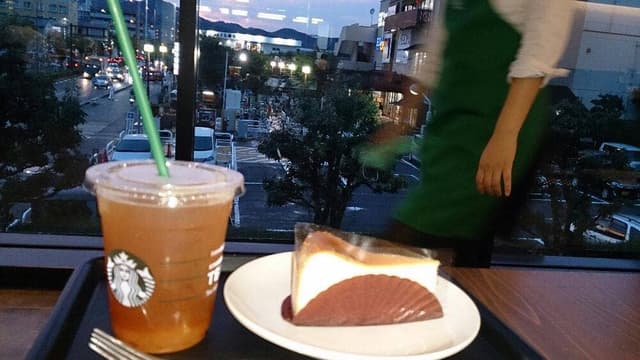 スターバックス コーヒー 京都四条葛野大路店 - サブ画像2