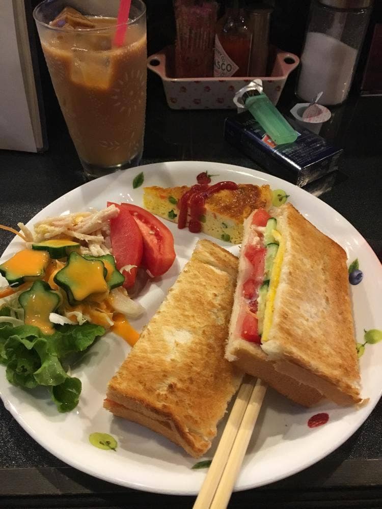 pinky Cafe