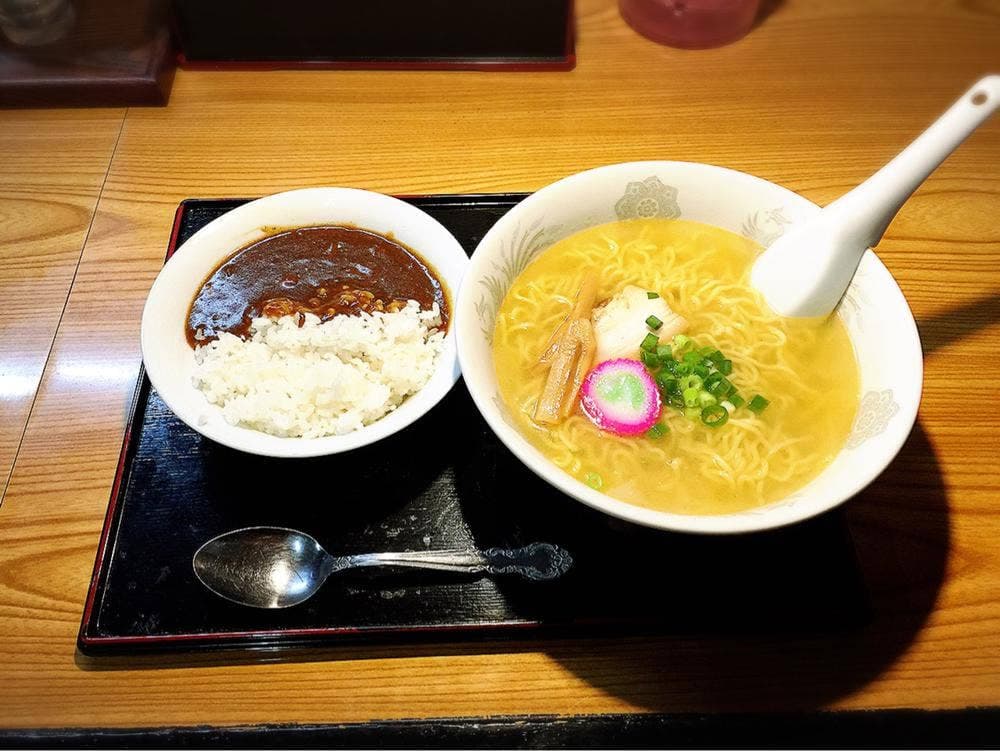 焼肉海鮮炭よし