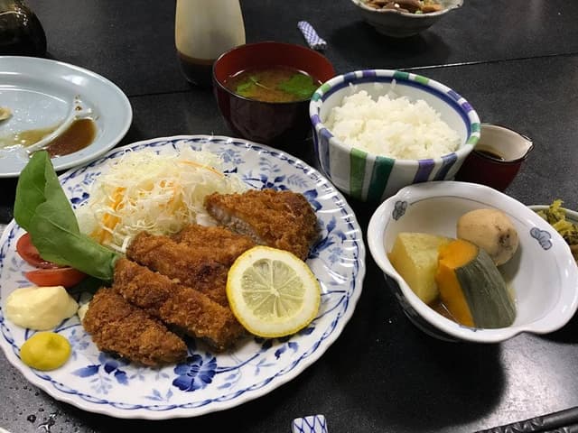 はやぶさ温泉 食事何処 - サブ画像2