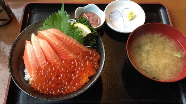 魚屋直営食堂 うろこ亭 - サブ画像2