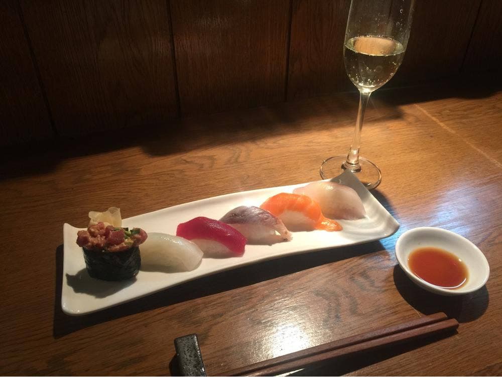 sushi dining 鸞