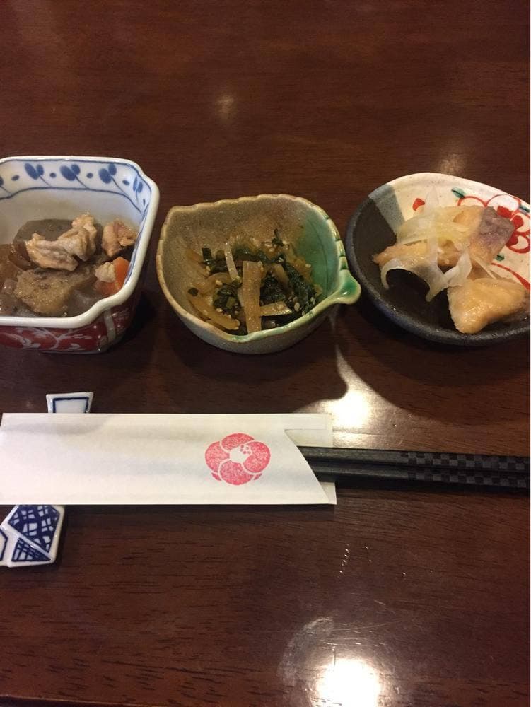 椿や