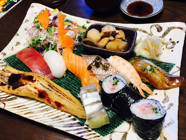 寿司ダイニング まぐろや石亭 新瑞橋本店 - サブ画像1