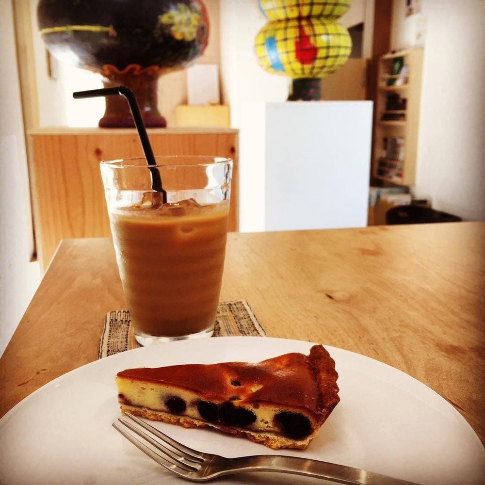 Gallery&cafe see-saw