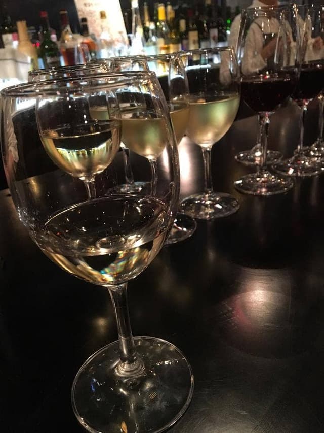 WINE BAR 葵 - サブ画像1