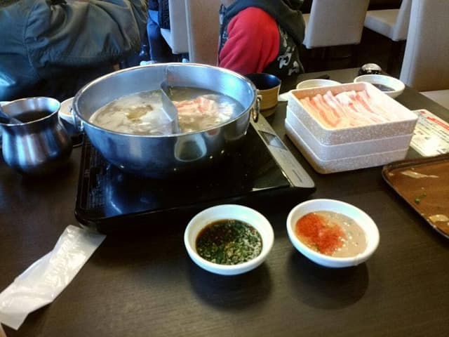 しゃぶ葉 東広島フジグラン店 - サブ画像1