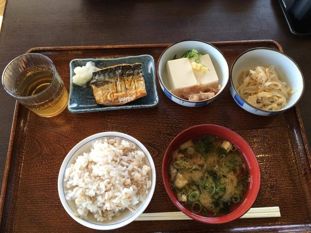 一汁三菜食堂 サニーアクシス南国店