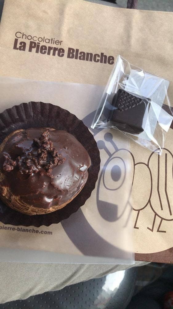 ショコラティエ ラ・ピエール・ブランシュ 元町店 - サブ画像2