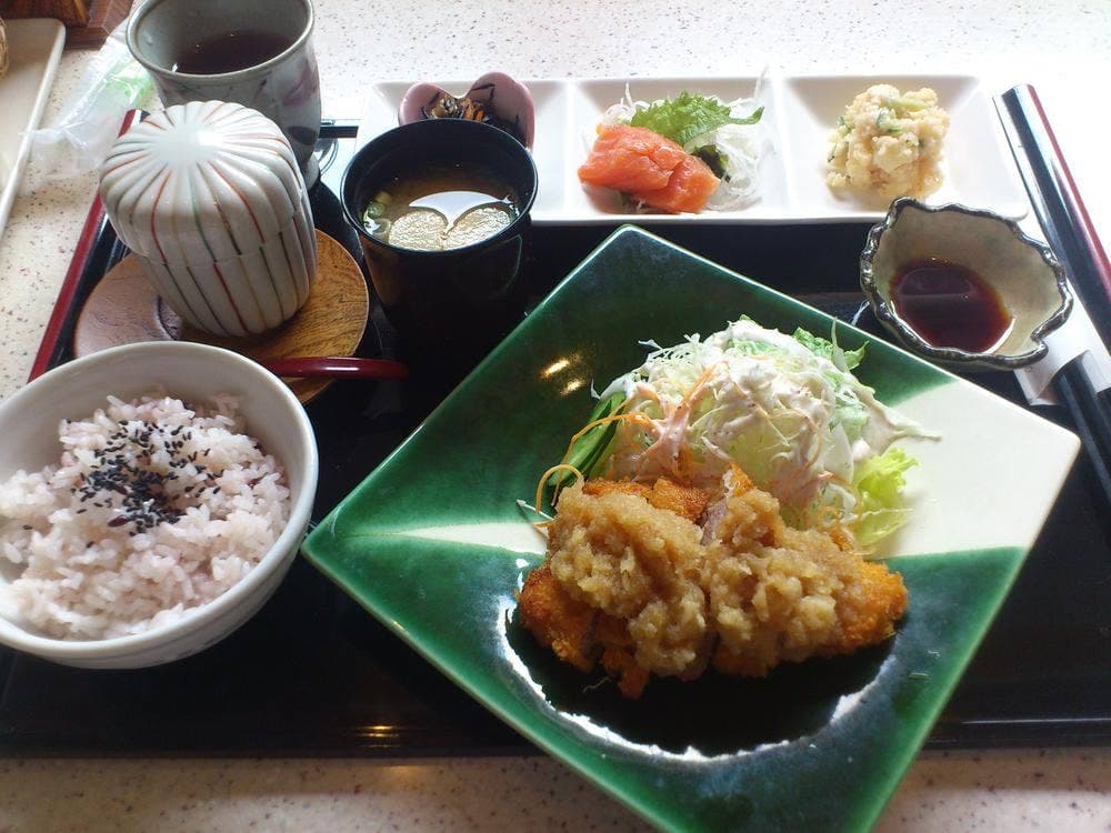 だいにんぐ&ぎゃらりー たいら亭