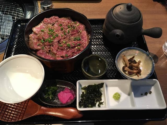 焼肉ホルモン Meat Bowl - サブ画像1