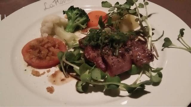 Restaurant La Nova Gallery Court Ofa Atu - サブ画像1