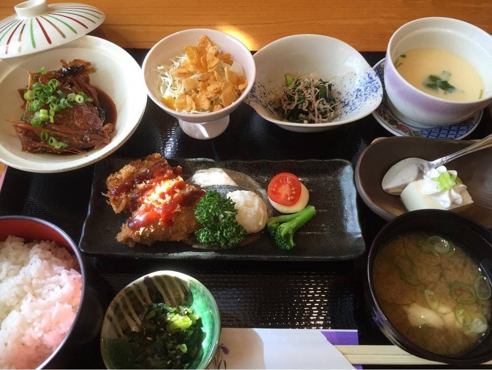 味処くいしん坊