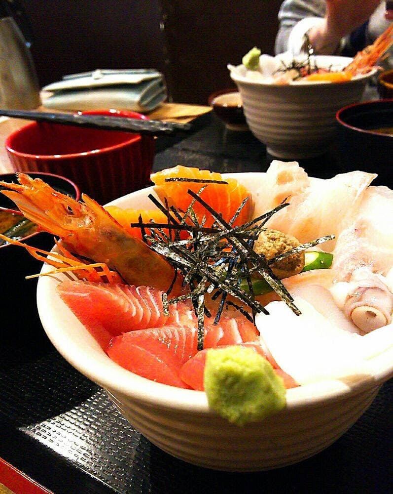 魚市肉商 どんぶらこ