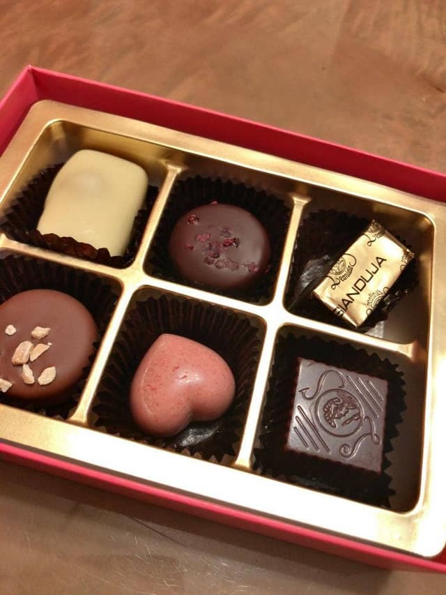 レオニダス 銀座2丁目店 - サブ画像3