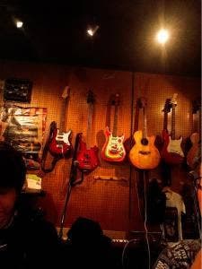 music bar Hi-FIVE