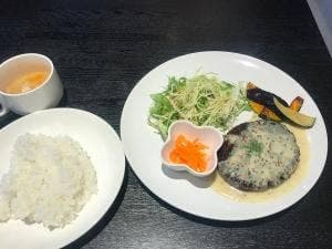 ワインと肉ビストロ B and I
