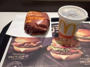 マクドナルド 栄オアシス21店