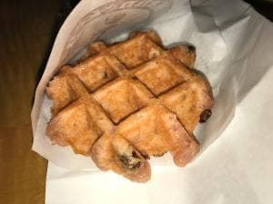 マネケン イクスピアリ店